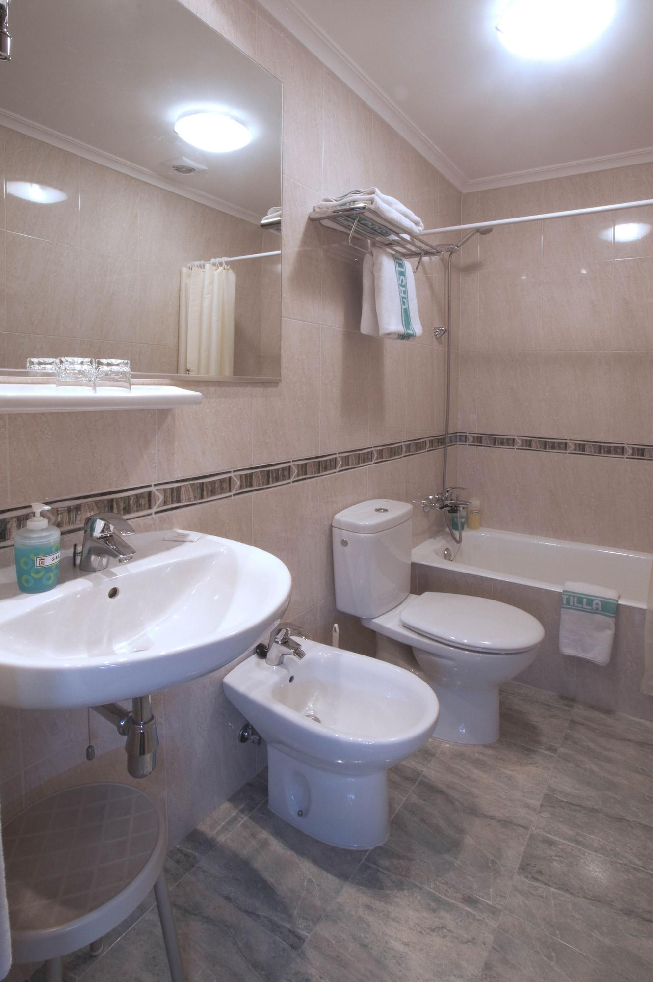Hotel Castilla Хіхон Екстер'єр фото