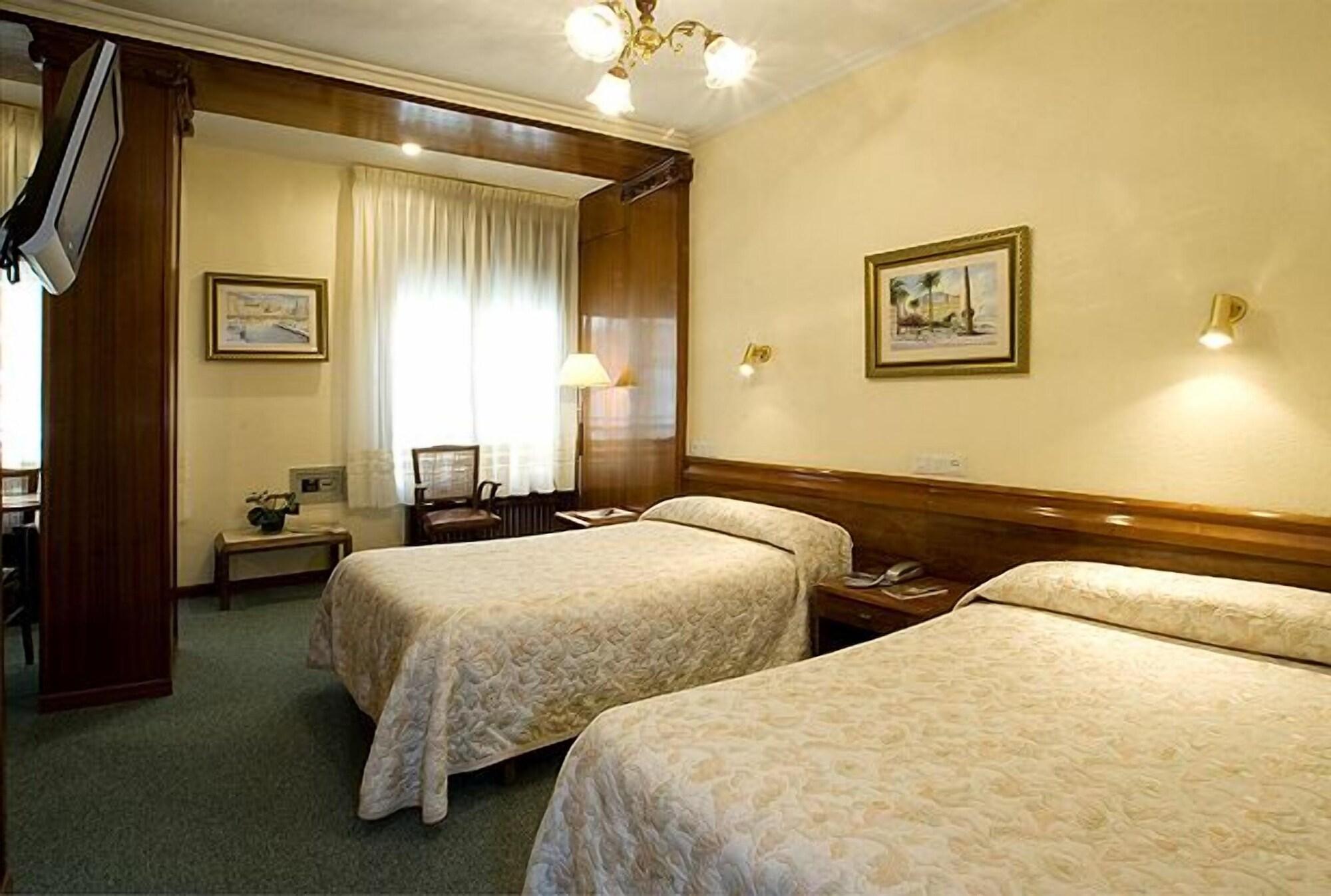 Hotel Castilla Хіхон Екстер'єр фото