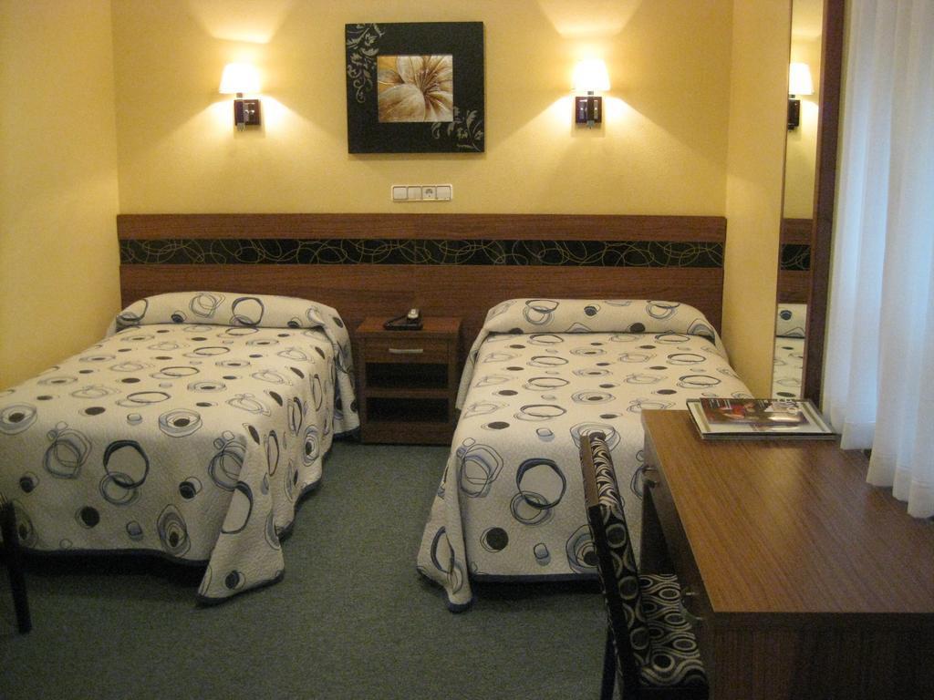 Hotel Castilla Хіхон Екстер'єр фото