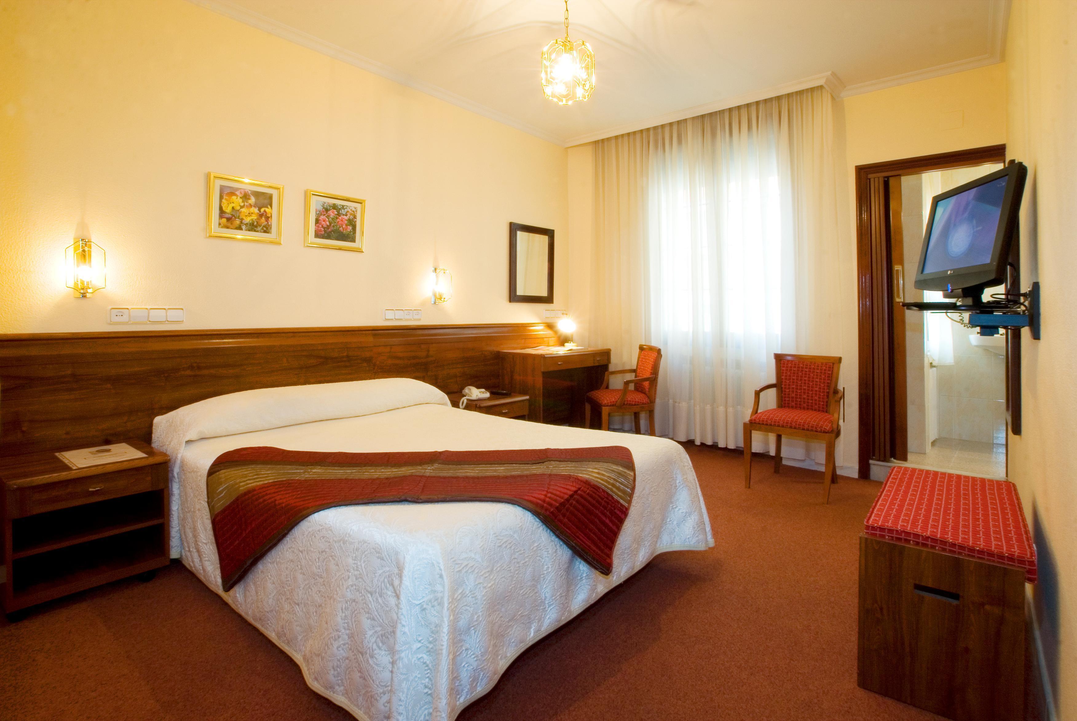 Hotel Castilla Хіхон Екстер'єр фото