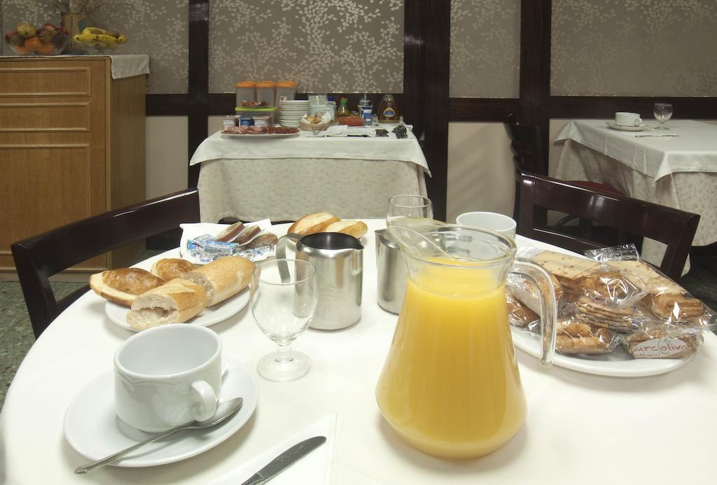 Hotel Castilla Хіхон Екстер'єр фото